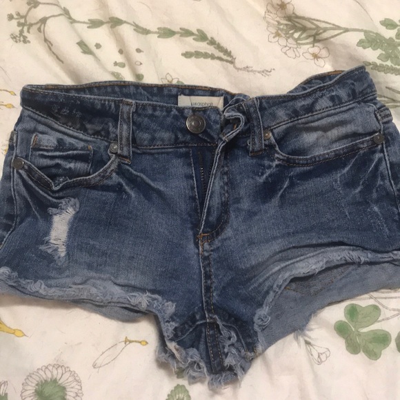 Dark wash stretchy denim shorts - Picture 1 of 3